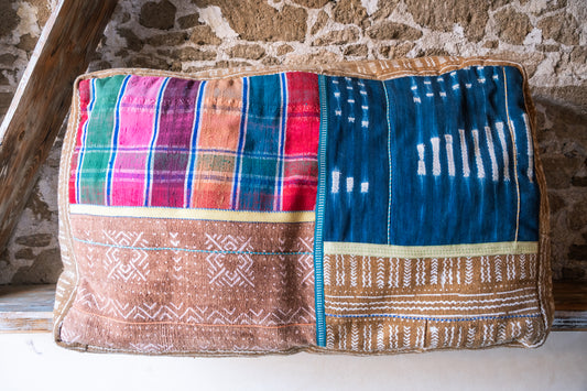 Coussin de sol en tissu africain recyclé