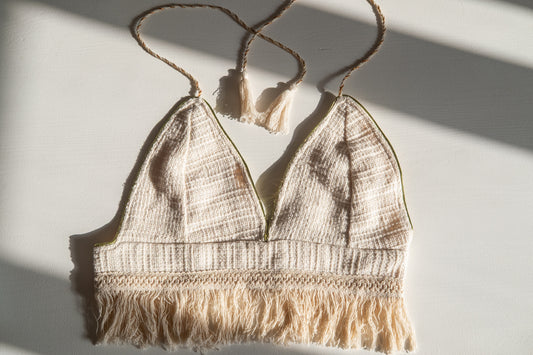 Top court style bustier en coton d'inspiration Chanel avec garniture lurex et glands