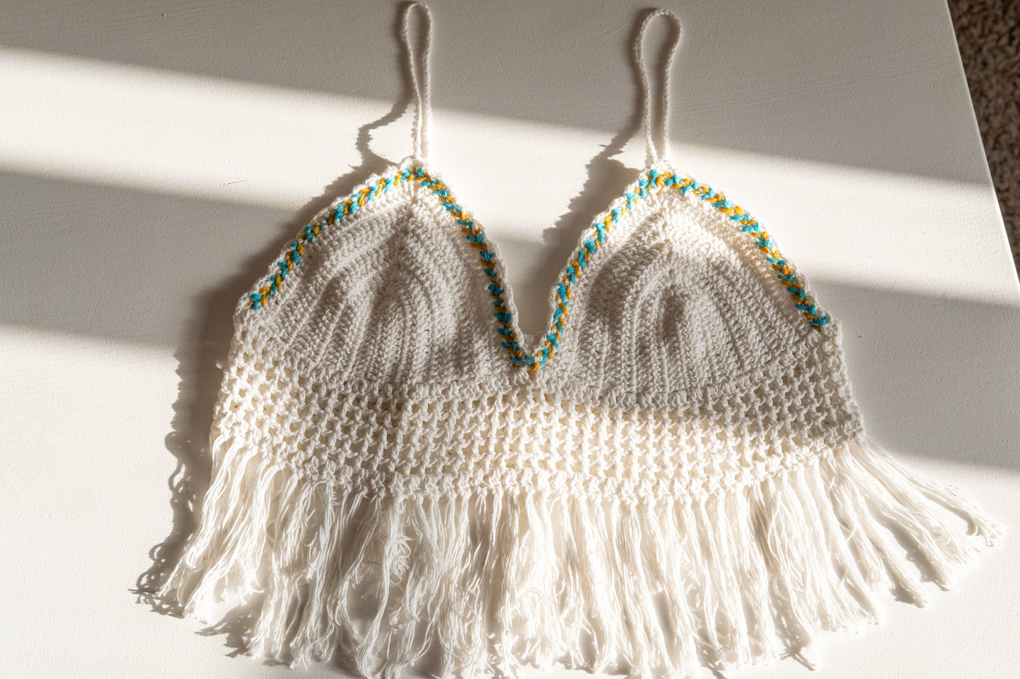 Haut court en crochet de coton à dos nu