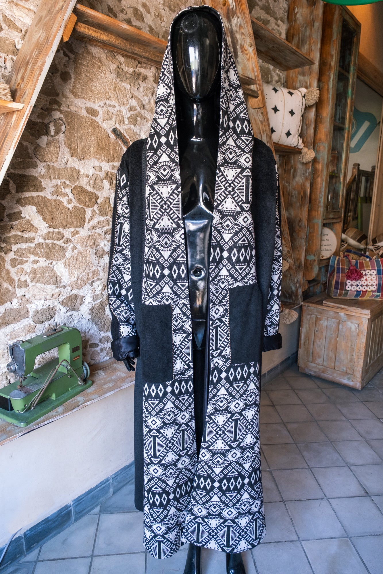 Manteau artisanal unisexe à capuche