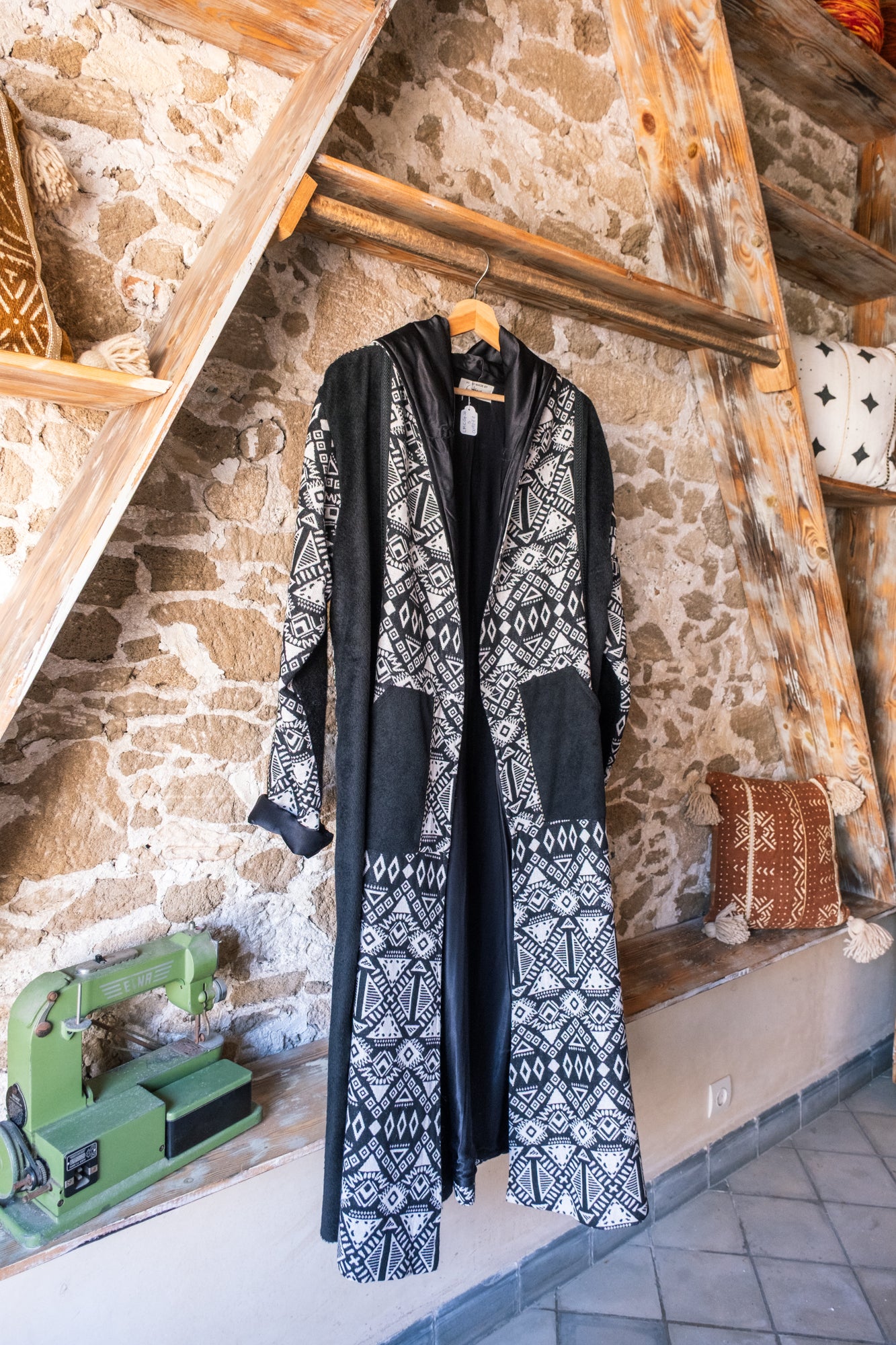 Manteau artisanal unisexe à capuche