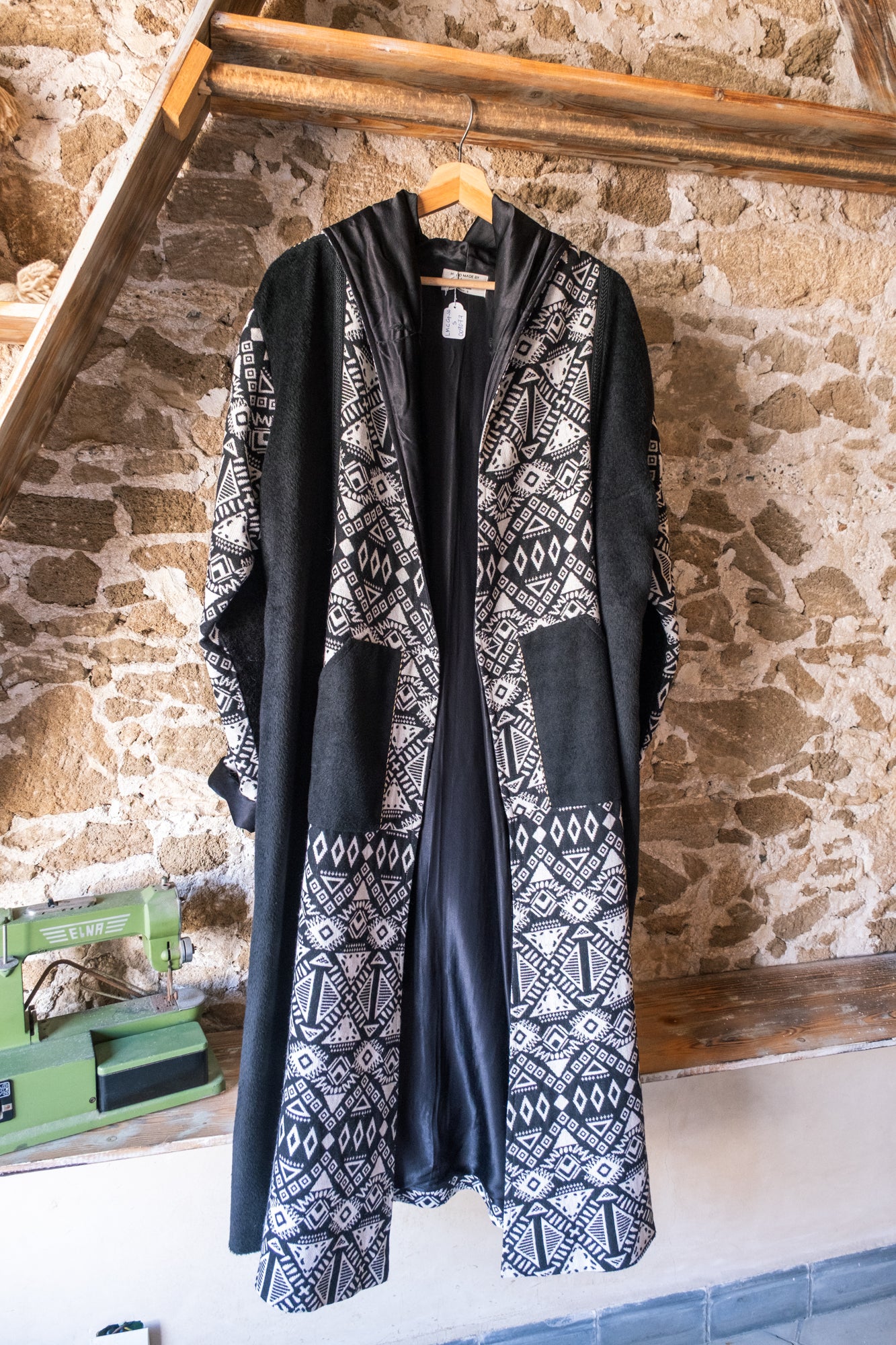 Manteau artisanal unisexe à capuche