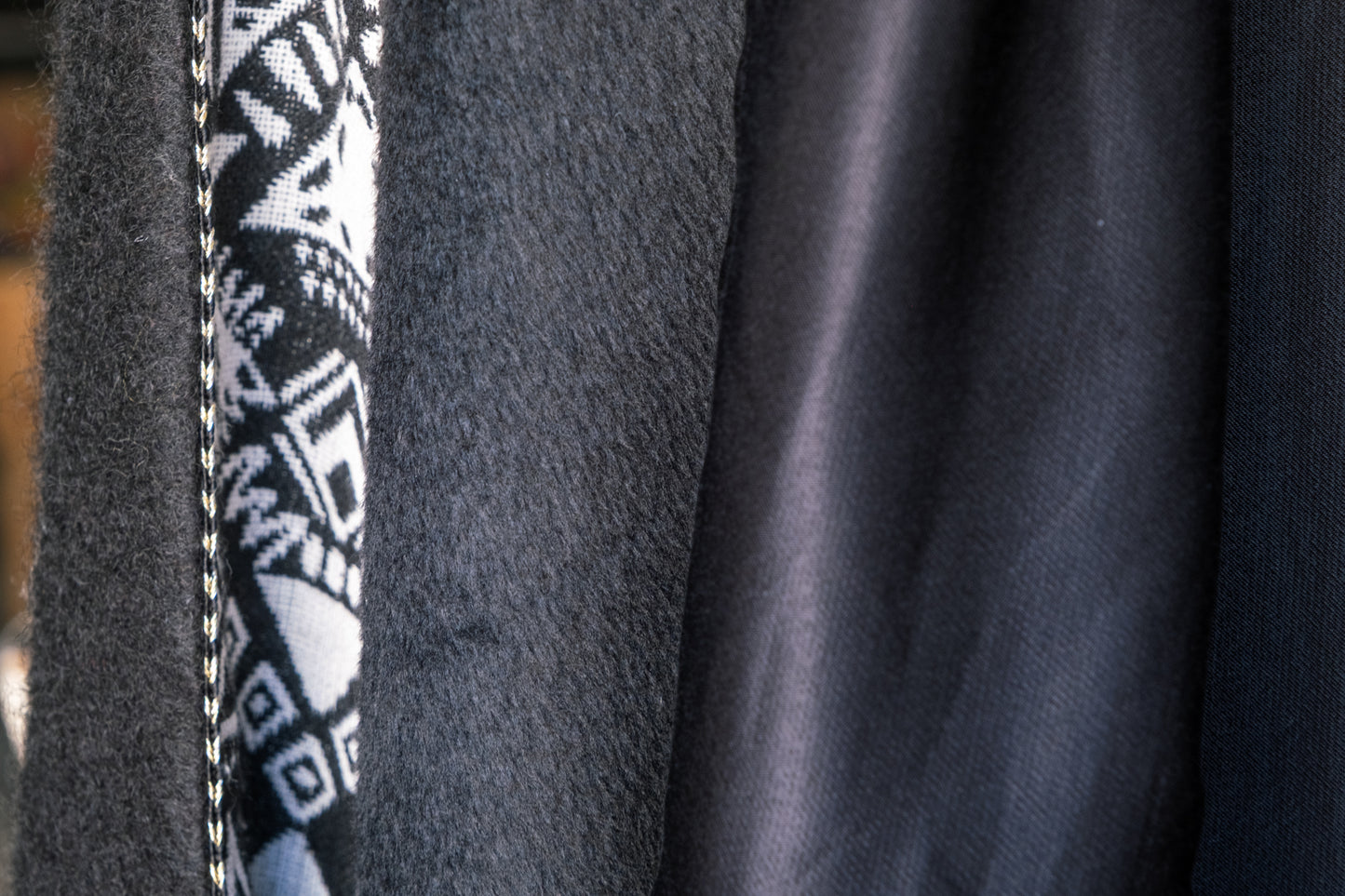 Manteau artisanal unisexe à capuche