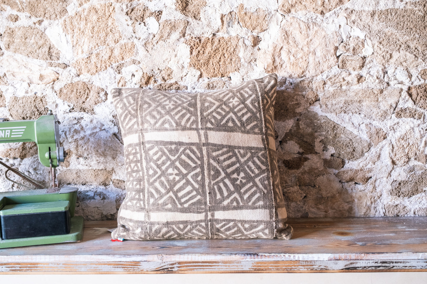 Housse de coussin décoratif en textile africain authentique imprimé à la main