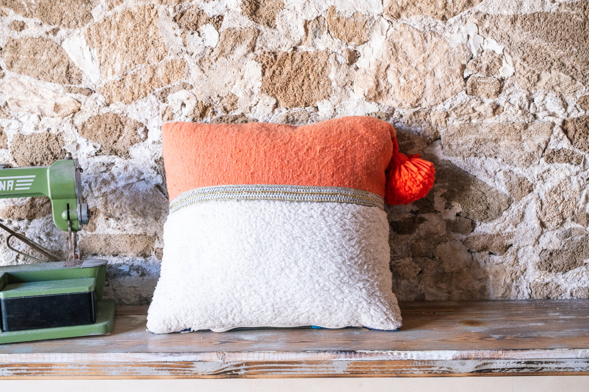 Decorative Throw Pillow with Handmade Tassel