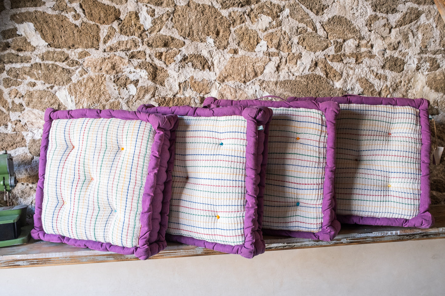 Coussin unique en tissus africains recyclés